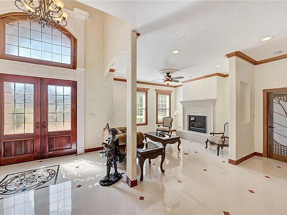 3rd image of 2811 Katherine Ct