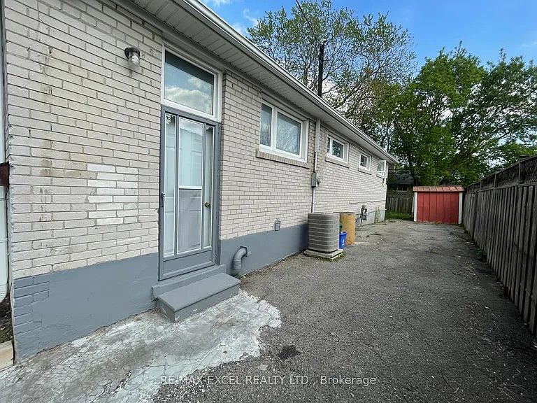 244 Demaine Cres #BASEMENT — Photo 3