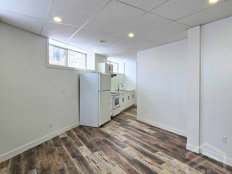 2nd image of 223 Main St E #B
