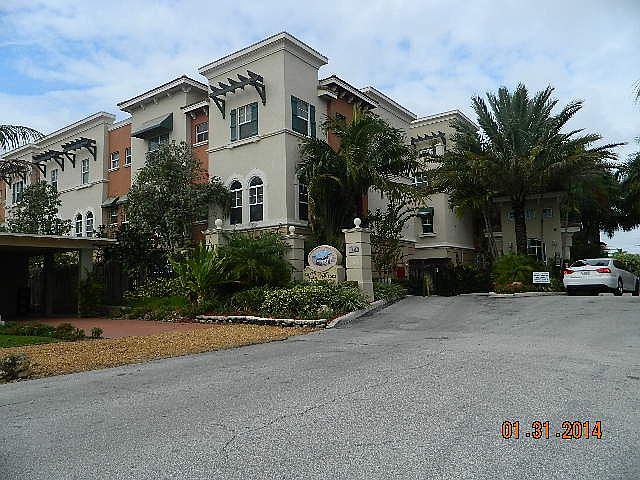 1st image of 1033 NE 17th Way Unit 2104