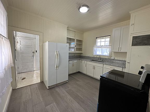 3rd image of 1335 9th Ave #1