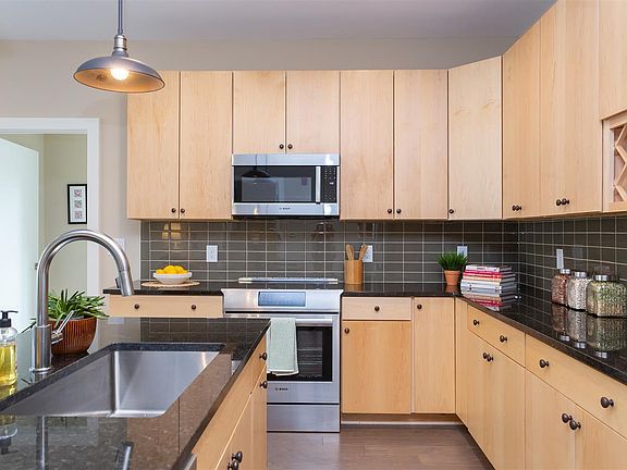 3rd image of 515 N Churton St #207