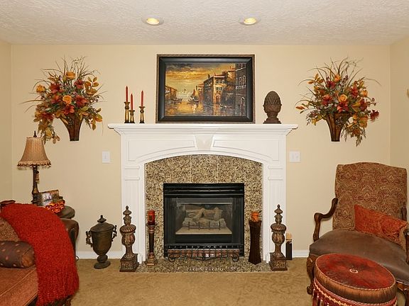 5th image of 6111 N Drake Way