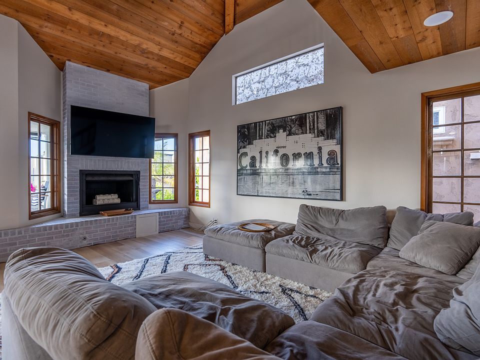 Living room & large screen TV