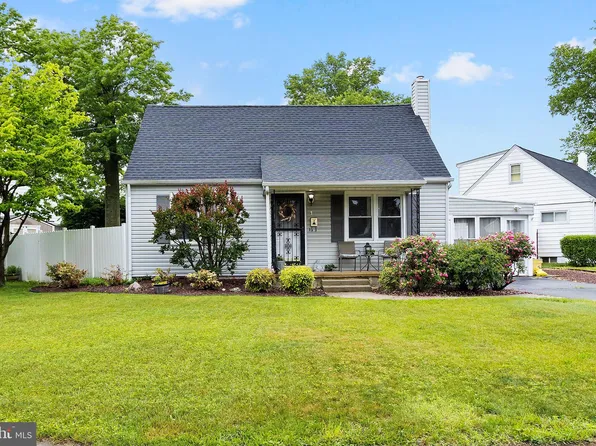 1 Pheasant Ln, Hamilton, NJ 08690