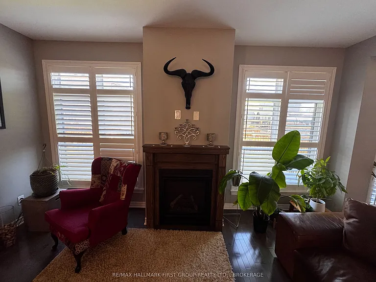 1098 Woodhaven Dr — Photo 17