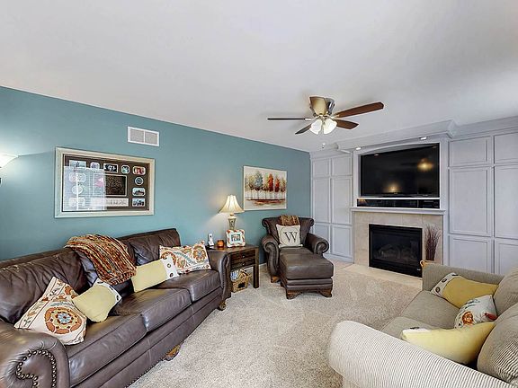 3rd image of 2085 Glenview Dr