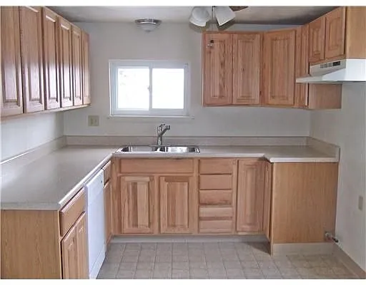 708 Memory Ln photo 1