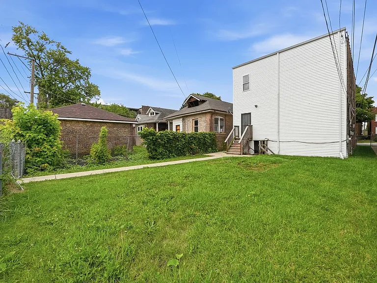 8041 S Laflin St #2 — Photo 22