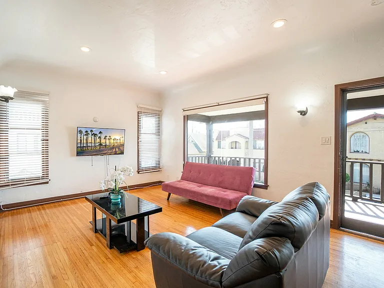 358 Orange Ave #360 — Photo 8