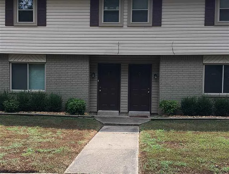 6111 Queensboro Dr #D — Photo 2