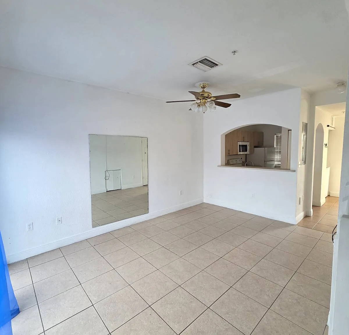 2 bed, 2.5 bath, 940 sqft, $2,200 — Photo 3