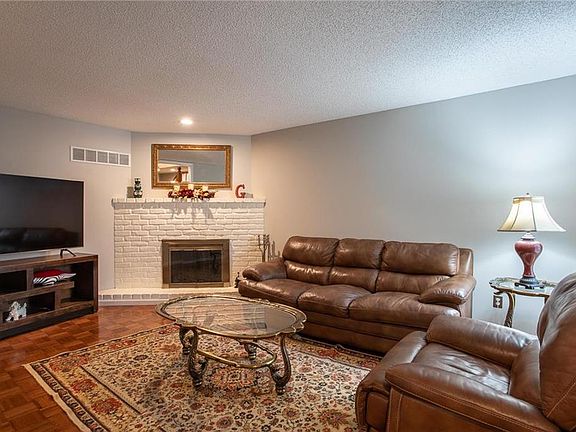 4th image of 8234 N Birch Ln