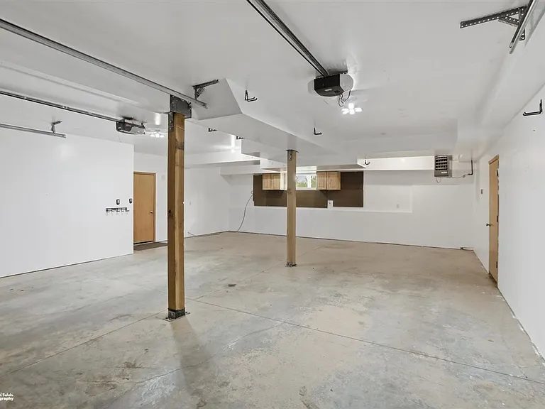 1421 N Landmark Dr — Photo 47