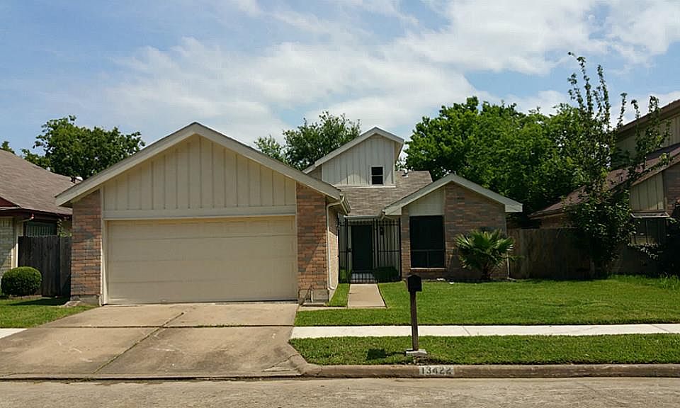 1st image of 13422 Clarewood Dr