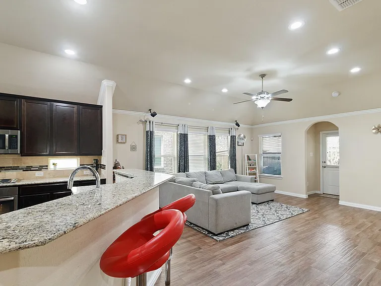 16609 Lincoln Park Ln — Photo 10