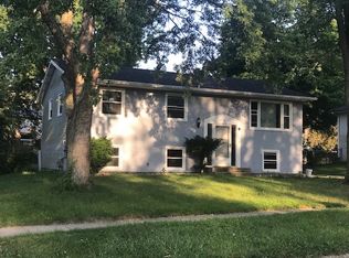 2712 Edelweiss Rd, Rockford, IL 61109