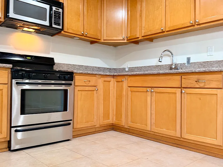 6200 Prospect Ave #B — Photo 5