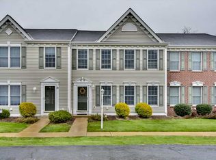 15 Castleview Dr, Mc Kees Rocks, PA 15136