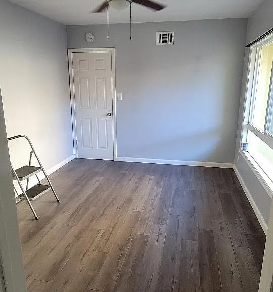 20620 Kenwood Ave — Photo 3
