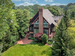 1108 Astor Pl, Glencoe, IL 60022