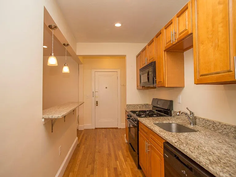 136 & 138 Highland Avenue — Photo 21