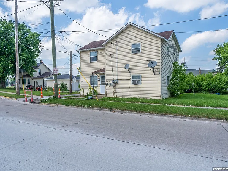 204 Elm St. — Photo 10