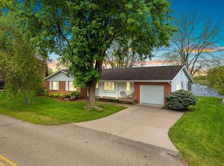 418 Wolf River Dr, Fremont, WI 54940