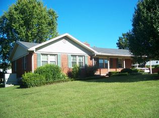 105 Donna Dr, Hopkinsville, KY 42240