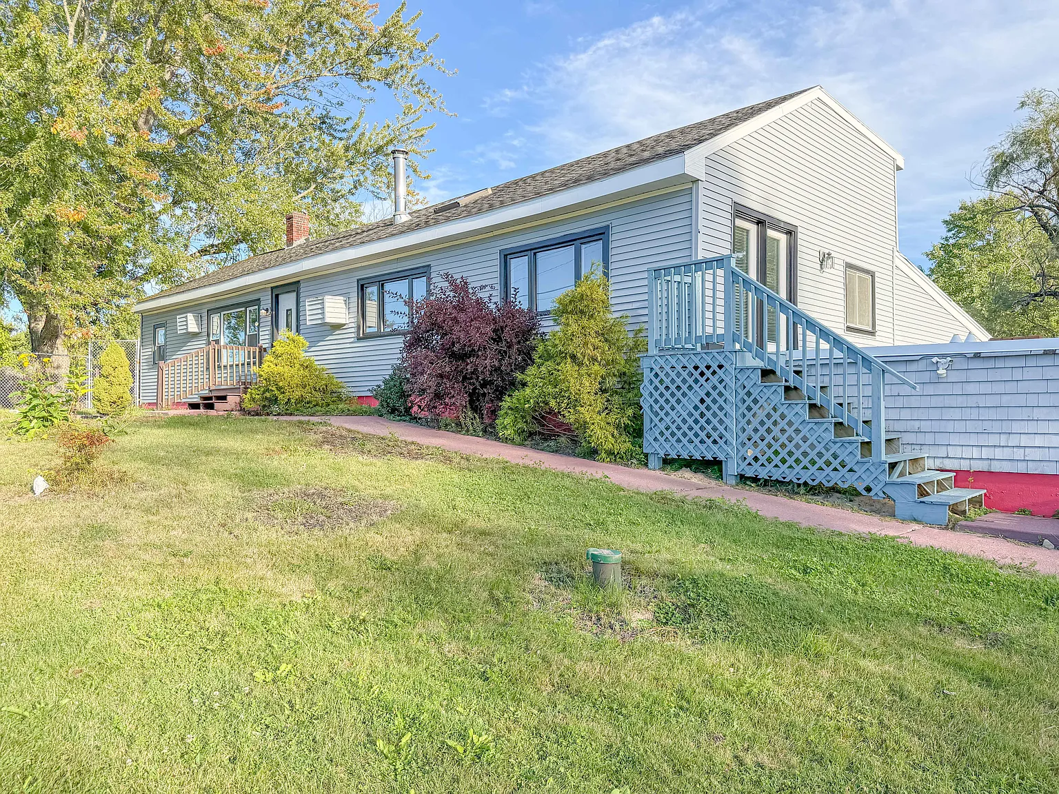 3 bed, 1.5 bath, 2000 sqft, $2,500 — Photo 3