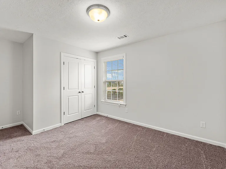 597 Vinings Dr — Photo 19