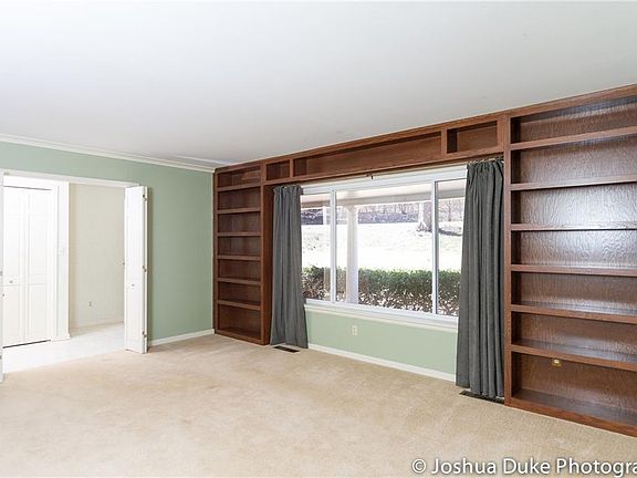 2nd image of 1616 E Shadowridge Dr