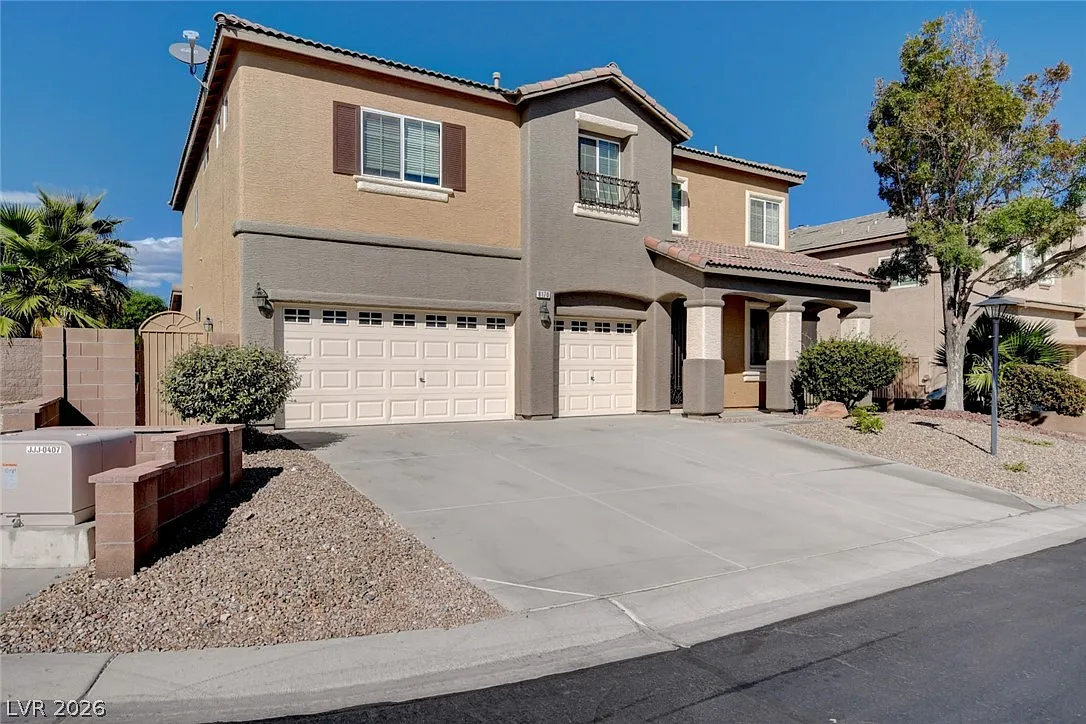 4 bed, 3.0 bath, 2971 sqft, $3,000 — Photo 2