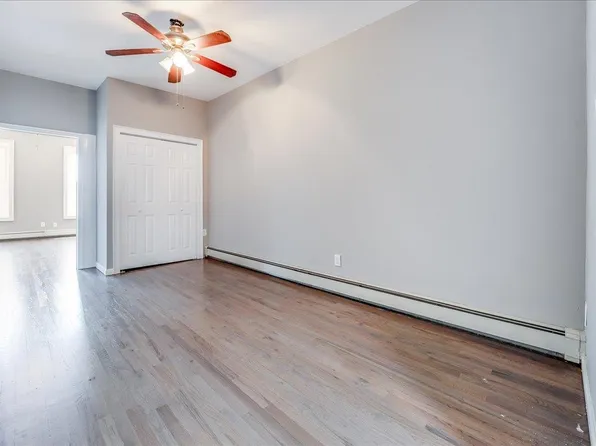 402 Grand Street image 11 of 20