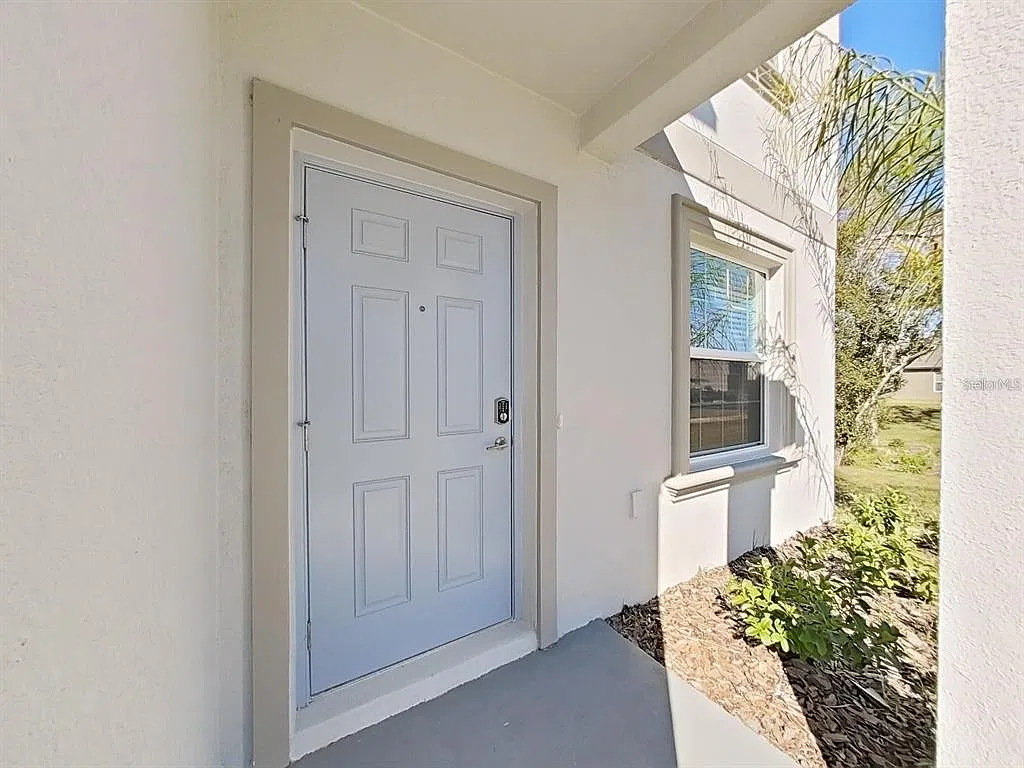6 bed, 3.0 bath, 3092 sqft, $2,900 — Photo 4