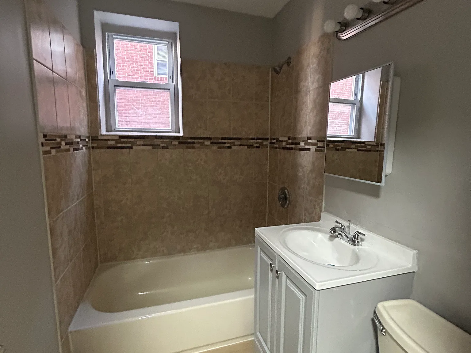 3 Vanderbilt Pl — Photo 3