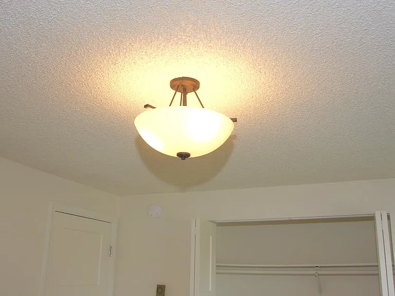 225 SW Kalmia St #A — Photo 27