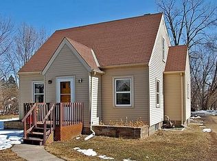 1649 Geneva Ave N, Oakdale, MN 55128