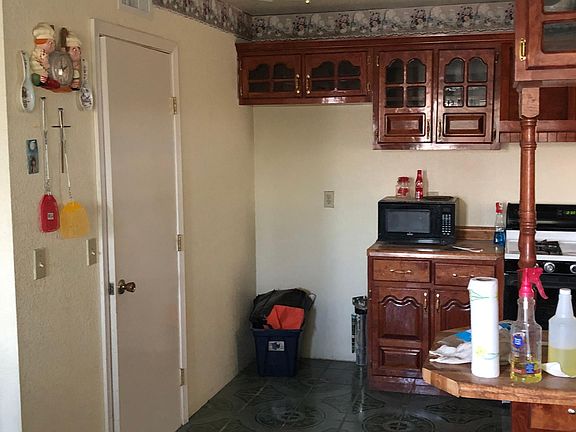 2nd image of 9276 Roseway Dr