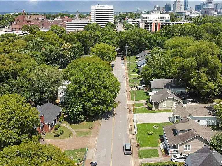 2215 Albion St — Photo 3