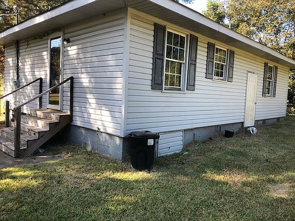 Exterior back_10242022