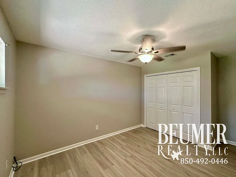 5078 Leeward Dr — Photo 16