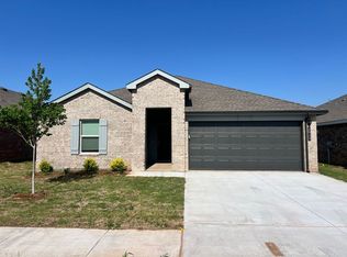 2913 Firefly Dr, Yukon, OK 73099