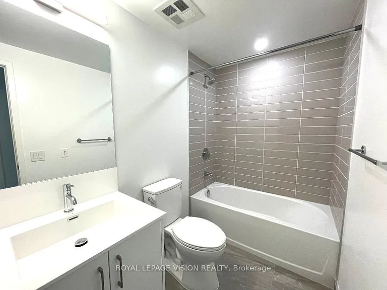 4010 Eglinton Ave W #811 — Photo 9