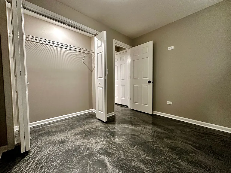 Amazing 4-bed Duplex by UIC — Photo 29