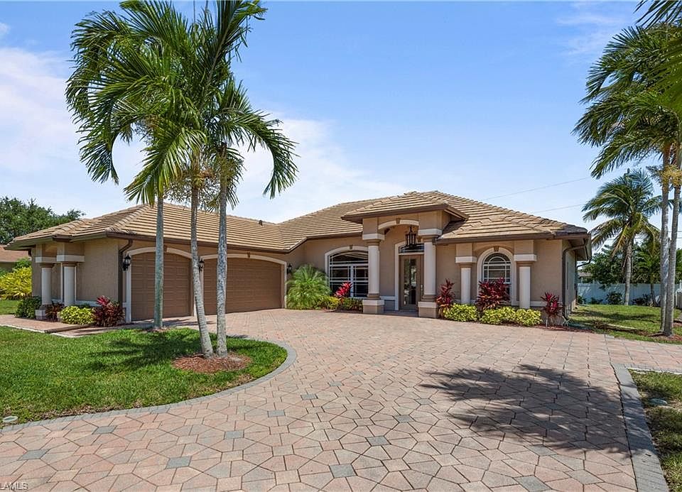 1st image of 4109 Chiquita Blvd S