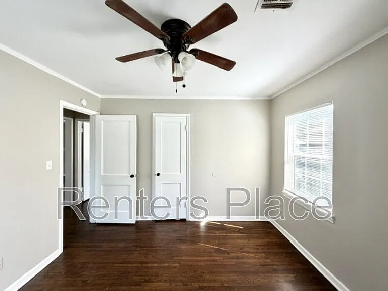 1428 E 52nd St — Photo 14