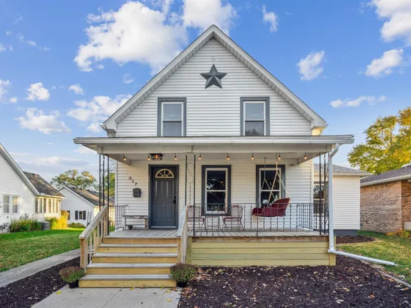 317 8th St, De Witt, IA 52742