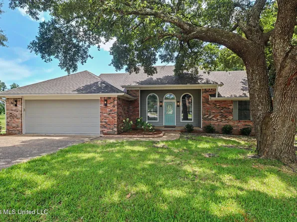 5413 Pontiac St, Ocean Springs, MS 39564
