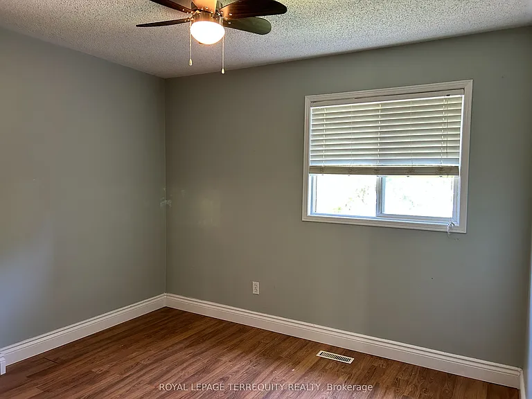 129 Trewin Ln — Photo 12